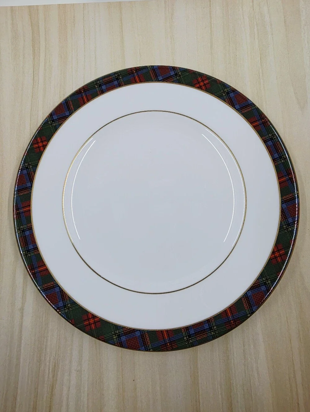 Wedgwood Ralph Lauren Highland Pattern Salad Plate Green Red Tartan Border